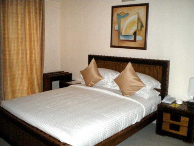 Hotel The Elite Suites Pune Exterior foto